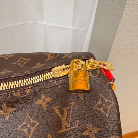 Louis Vuitton Monogram Keepall 50 Boston Travel Hand Bag RARE RED - Picture 11 of 16